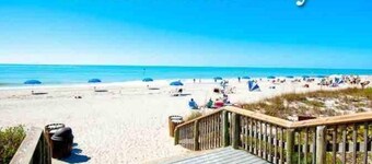 Waterfront Mermaid's Retreat Delights!