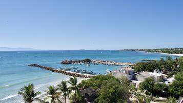 Beach nearby, beach towels
