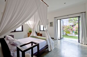 2 bedrooms, Internet, bed sheets - Villa Surga – Villa Near the Beach (Seminyak)