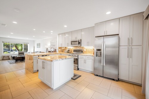 Cardiff Modern Beach Condo