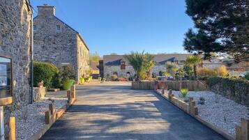 Enceinte de lâhĂ©bergement