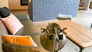 Télévision, jeux vidéo, livres, chaßne hi-fi