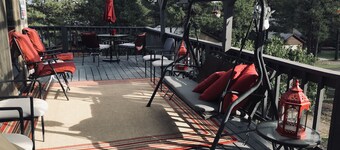 PACK YOUR BAGS & LET THE ADVENTURES BEGIN! SLEEPS 10, HOT TUB, & PET FRIENDLY