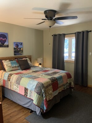 4 bedrooms, iron/ironing board, free WiFi, bed sheets