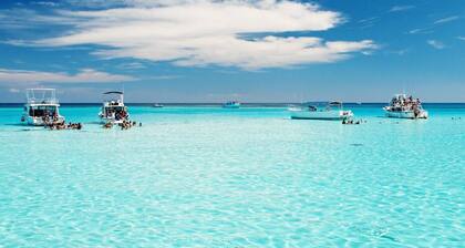 Cortez Boat Resort by AMIsland White Sand Beaches
Aug, Oct, Nov SPECIALS!