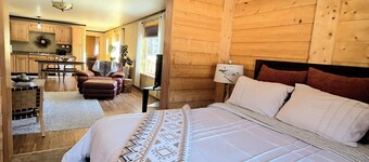 Helt ny! Lake Front Rental med utsikt över bergen