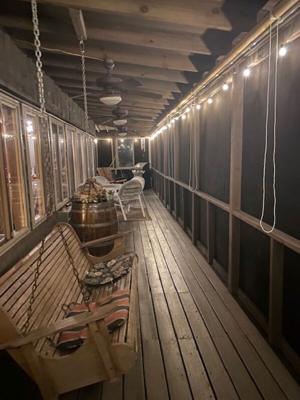 Interior - Al's Place - A place to Dream (Meadow Creek)