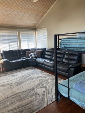 Interior - Al's Place - A place to Dream (Meadow Creek)