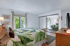 2 bedrooms, iron/ironing board, travel cot, WiFi