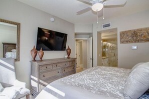 In-room safe, desk, iron/ironing board, free WiFi - Luxury Living in Kierland Greens (Scottsdale)