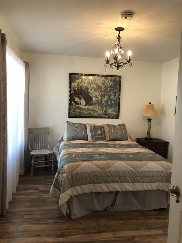 1 chambre, fer et planche à repasser, Wi-Fi gratuit, draps fournis