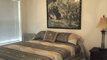 1 室のベッドルーム、アイロン / アイロン台、WiFi (無料)、ベッドシーツ