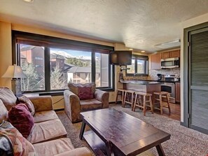 TV, lettore DVD, studio