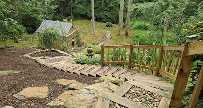 NEW LISTING! ♥ Your home for a relaxing Mountain Get Away or exploring the area.