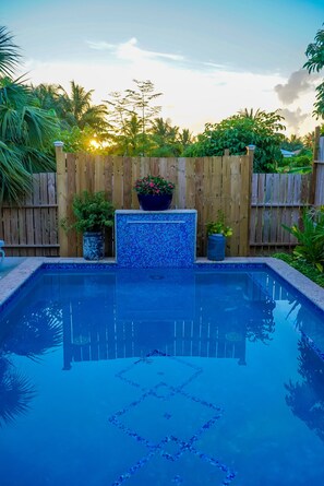 Outdoor pool, a heated pool - The ONLY house with POOL for rent in Spanish Wells! Five star service. (Spanish Wells)