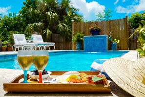 Outdoor pool, a heated pool - The ONLY house with POOL for rent in Spanish Wells! Five star service. (Spanish Wells)