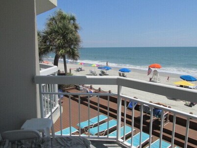 Oceanfront Condo @Watersedge Resort with indoor and outdoor hot tubs and pools