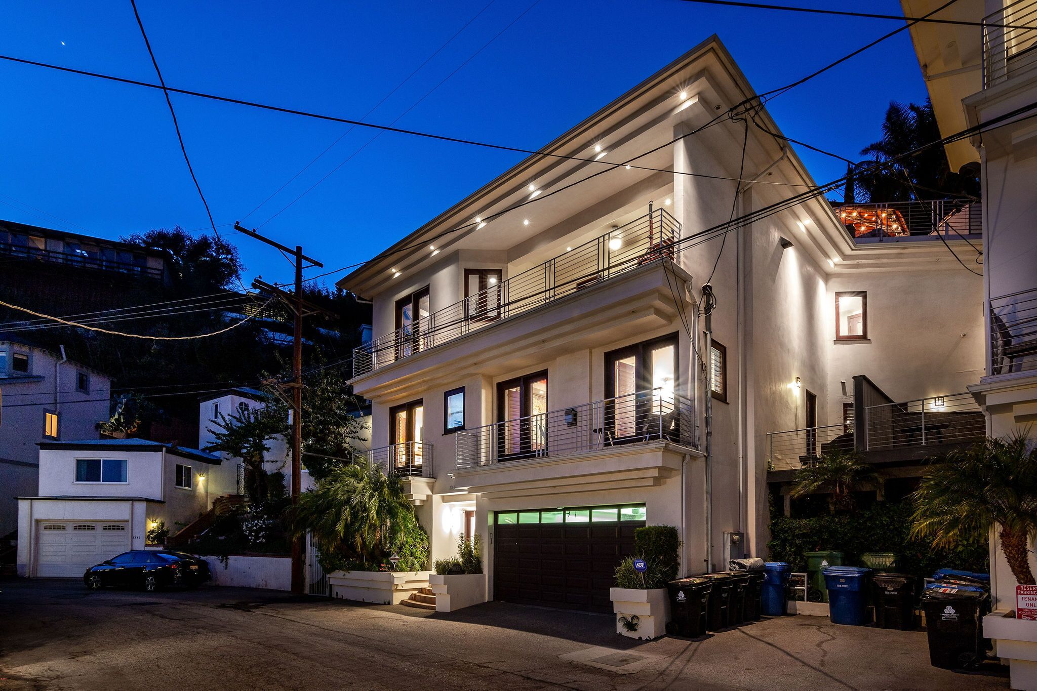 Sunset Plaza Luxury Villa • Pool • Sauna • Theatre • Game Room • Rooftop Deck