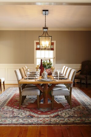 Dining - Willow Pond Nashville, A Private Luxury Five-Star Farmhouse Great for Lg Groups! (Pleasant View)
