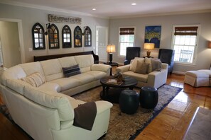 Smart TV, fireplace, books, music library