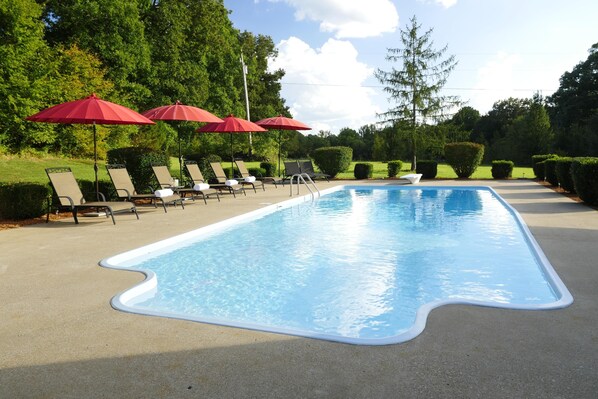Outdoor pool, a heated pool