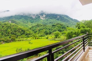 Balcony - Ba Be Legend Hotel (Ba Be)