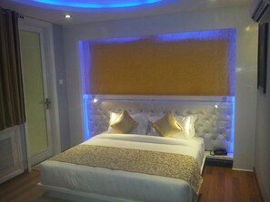 Deluxe Double Room | Living area - The Haven (Kashipur)