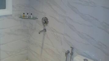 Deluxe Double Room | Bathroom | Shower, rainfall showerhead