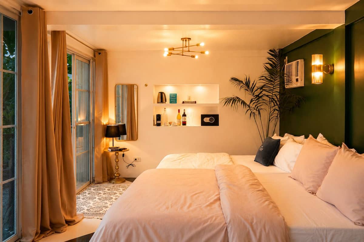 Family Triple Room, Multiple Beds | 1 bedroom, Egyptian cotton sheets, premium bedding, down comforters