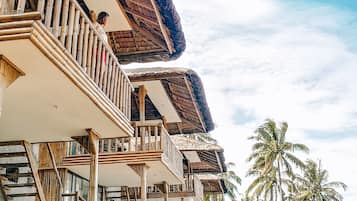 1 bedroom, Egyptian cotton sheets, premium bedding, down duvets