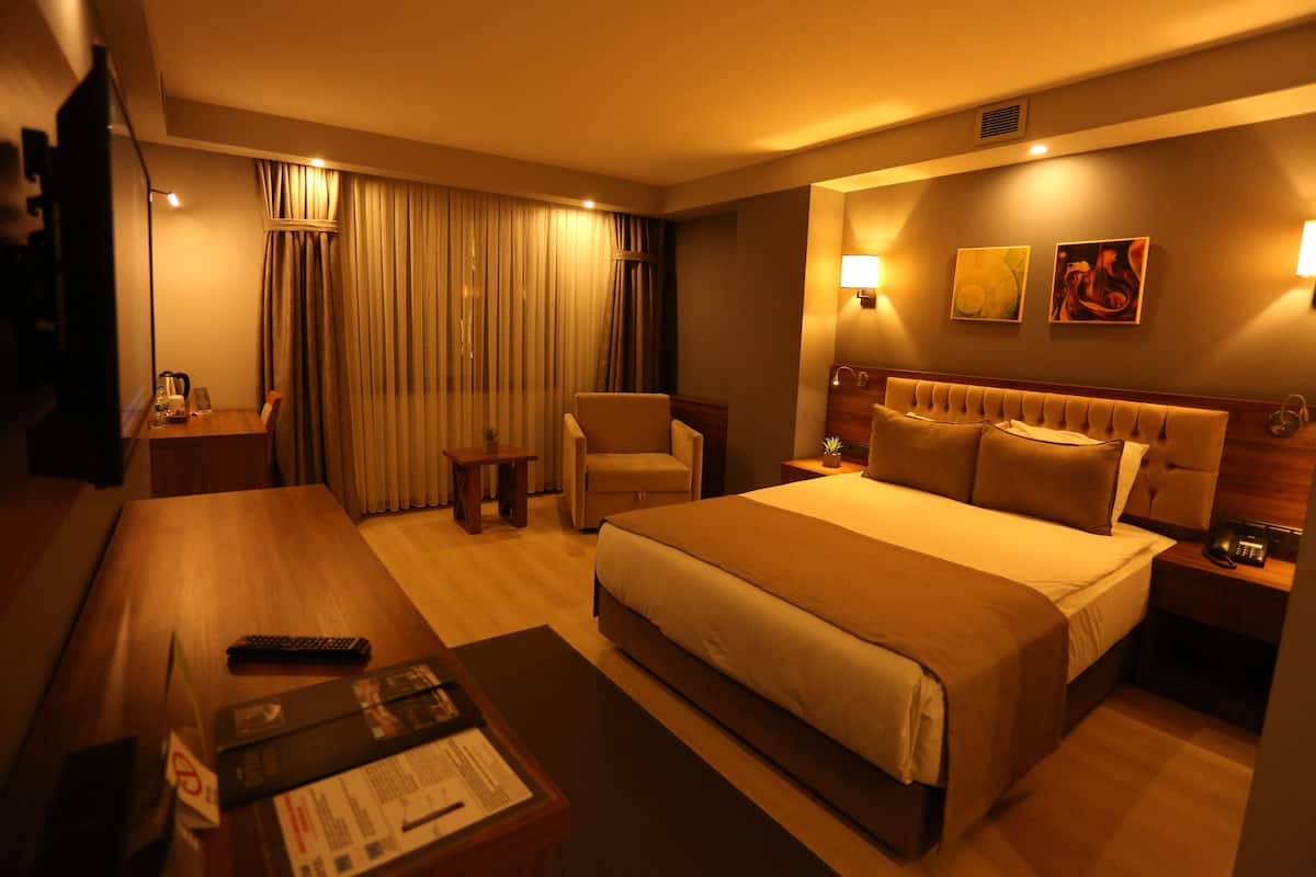 standard double or twin room | premium bedding, select comfort beds, minibar, in-room safe