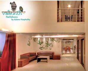 Lobby sitting area - Vaikunth by Adamo (Nathdwara)