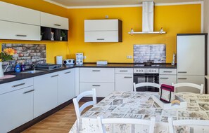 Kühlschrank, Herdplatte, Geschirrspüler