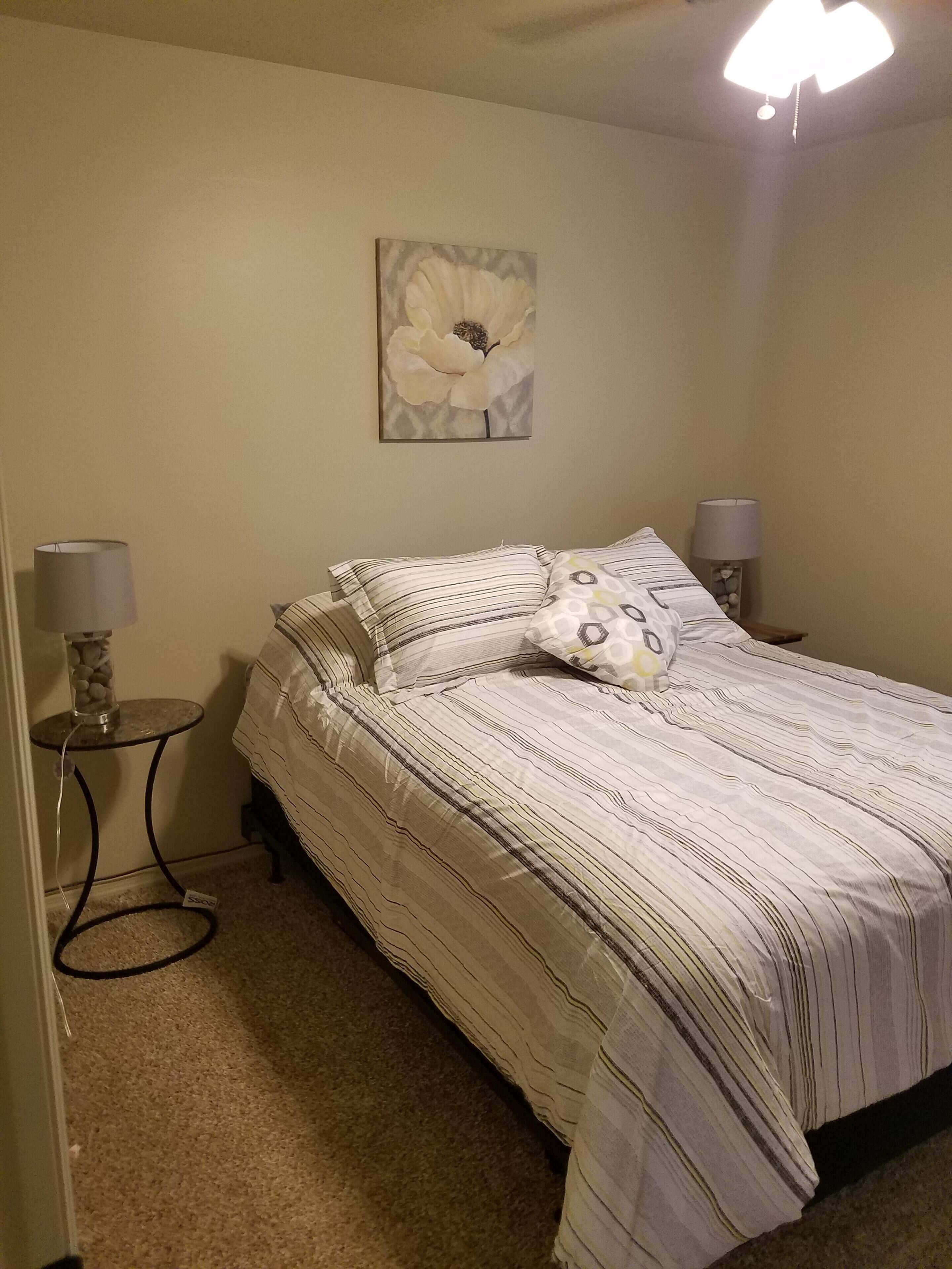 2 habitaciones, tabla de planchar con plancha y wifi gratis 