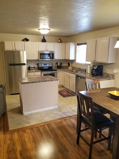 NEWLY REMODELED 2 BEDROOM 1 BATH