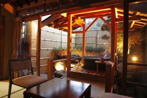 In-room safe, laptop workspace, iron/ironing board, bed sheets - Ryokan Ohashi (Misasa)