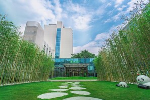 Exterior - Holiday Inn Express Yaan City Center (Ya'an)