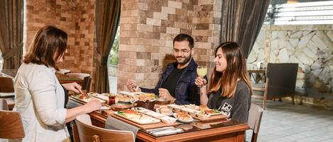 Breakfast, lunch and dinner served