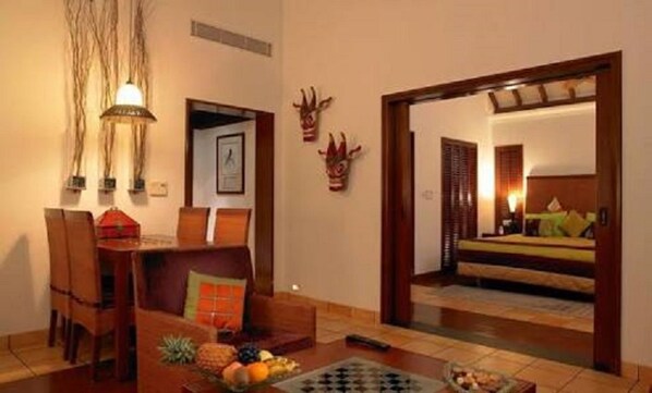 2 bedrooms, desk, blackout drapes, iron/ironing board - naturehutskotagiri (Kotagiri)