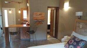 2 Schlafzimmer, hochwertige Bettwaren, Daunenbettdecken