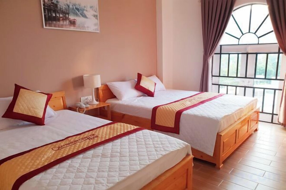 Ropa de cama de alta calidad y escritorio 