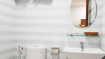 Regadera, regadera con hidromasaje, amenidades de baño gratuitas