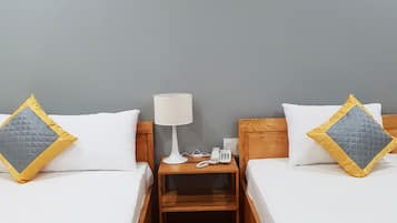 Habitación superior | Ropa de cama de alta calidad y escritorio