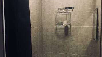 Comfort Shared Dormitory | Bathroom | Shower, free toiletries, hair dryer, towels