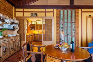 Villa, 4 Bedrooms, Fireplace, Mountainside | Shared kitchen | Shared fridge, microwave - Ecolodge Vacation Resort Eldorado (Petrópolis)