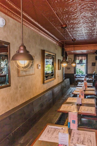 Historic Hotel Broadalbin