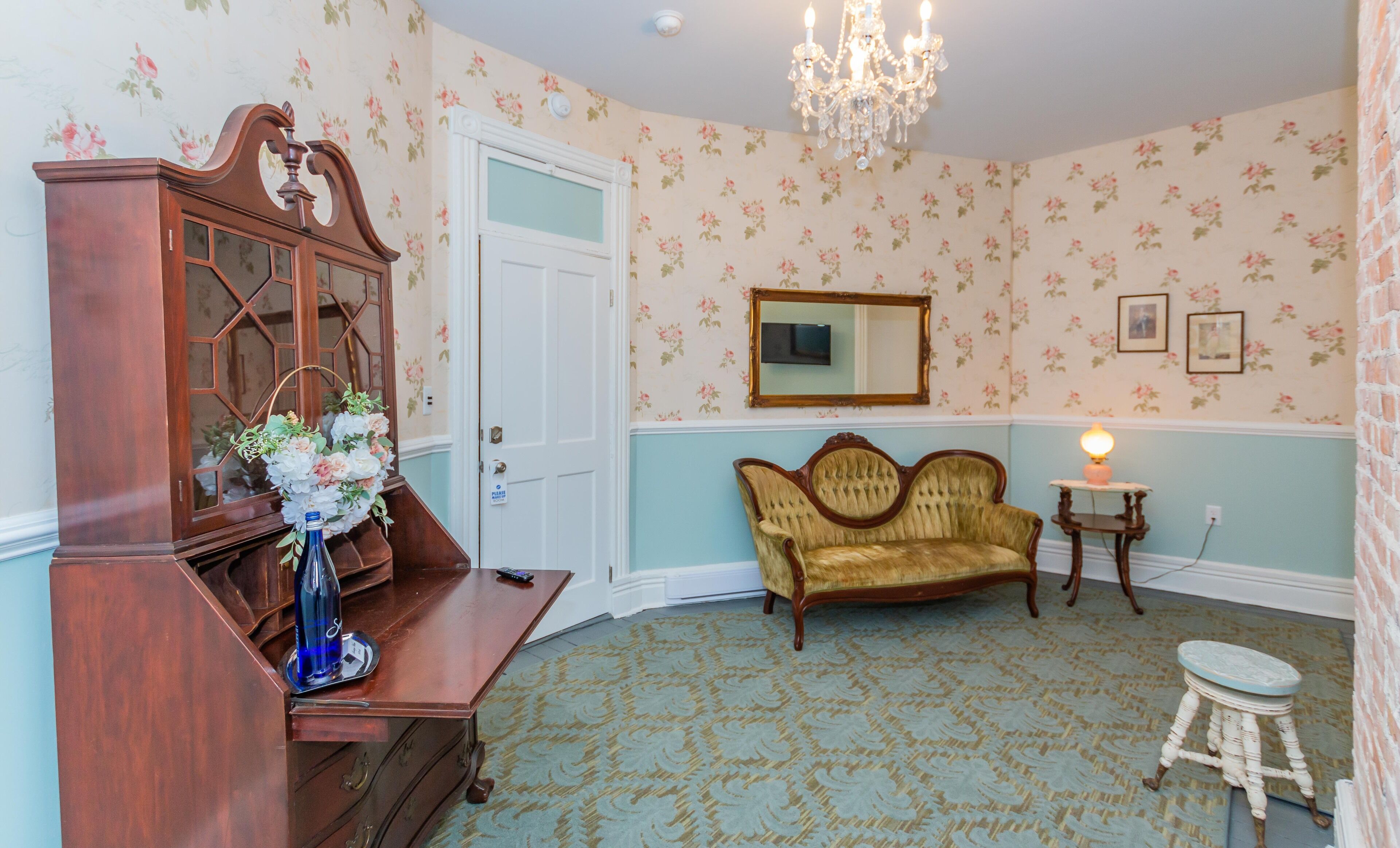 double room (kenyetto) | iron/ironing board, free wifi, bed sheets