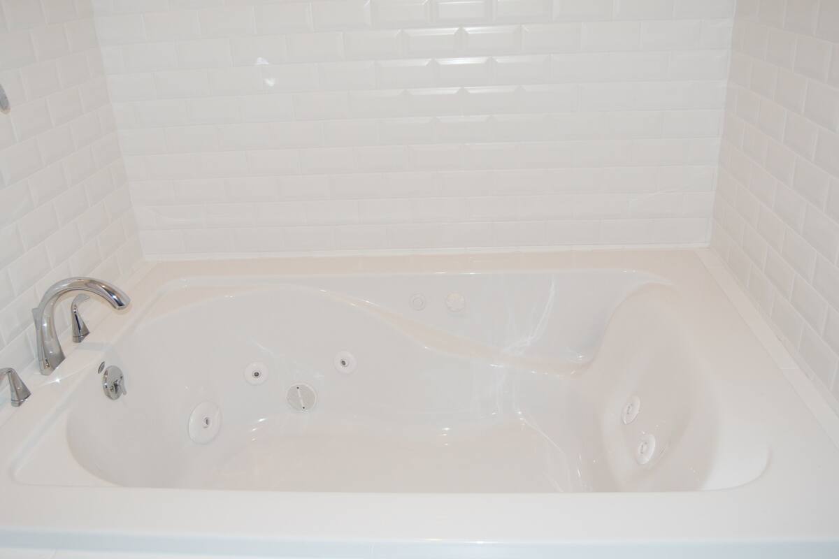 double room (kenyetto) | jetted bathtub