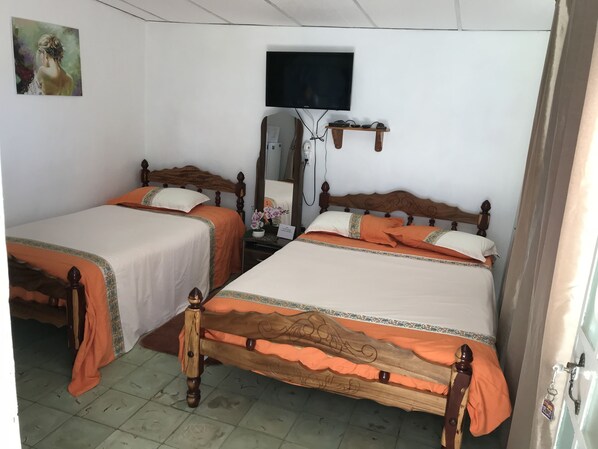 Standard Triple Room, Multiple Beds, Non Smoking