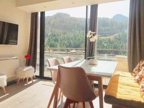 Schöne Renovierte Wohnung am Fuße der Skipisten in Isola 2000